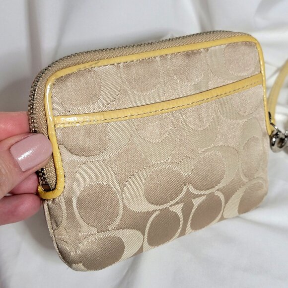 Coach Poppy Signature Canvas Wristlet - Sun-Kissed Yellow - Picture 5 of 7